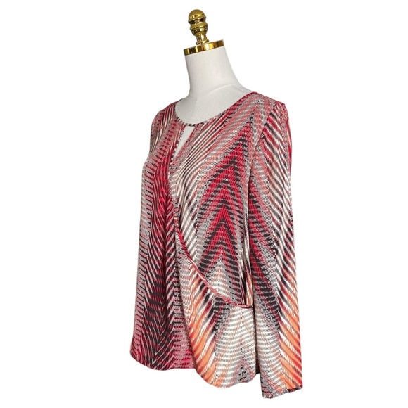 CHICO’s Multicolor Geometric Print Faux Wrap Top Women's Size 1 (M) - Picture 3 of 6